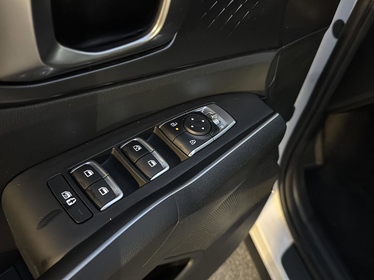 Used 2024 Kia Sorento S image 29