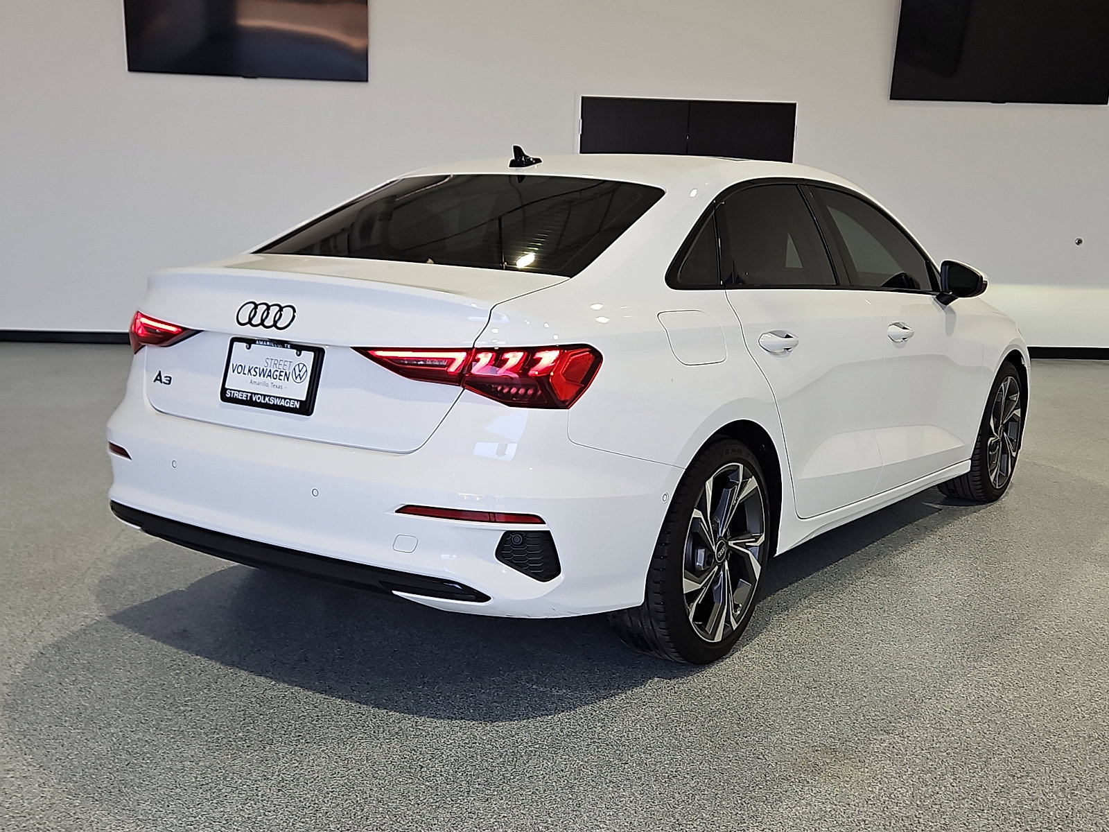 Used 2023 Audi A3 2.0T Premium Plus w/ Premium Plus Package image 4