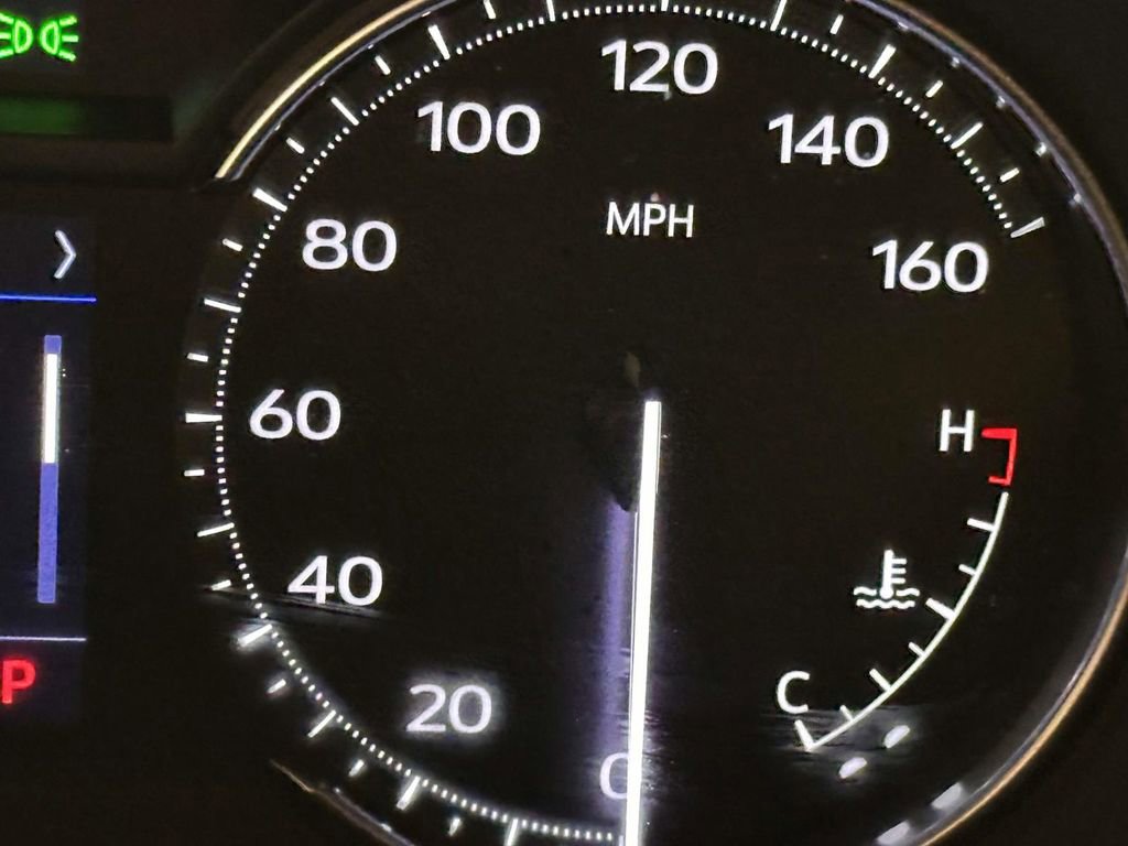 Used 2023 Cadillac XT4 Premium Luxury image 26