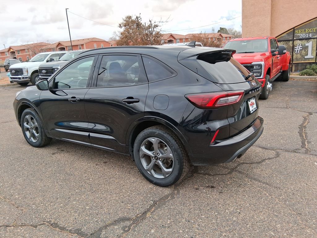 Used 2024 Ford Escape ST-Line image 3