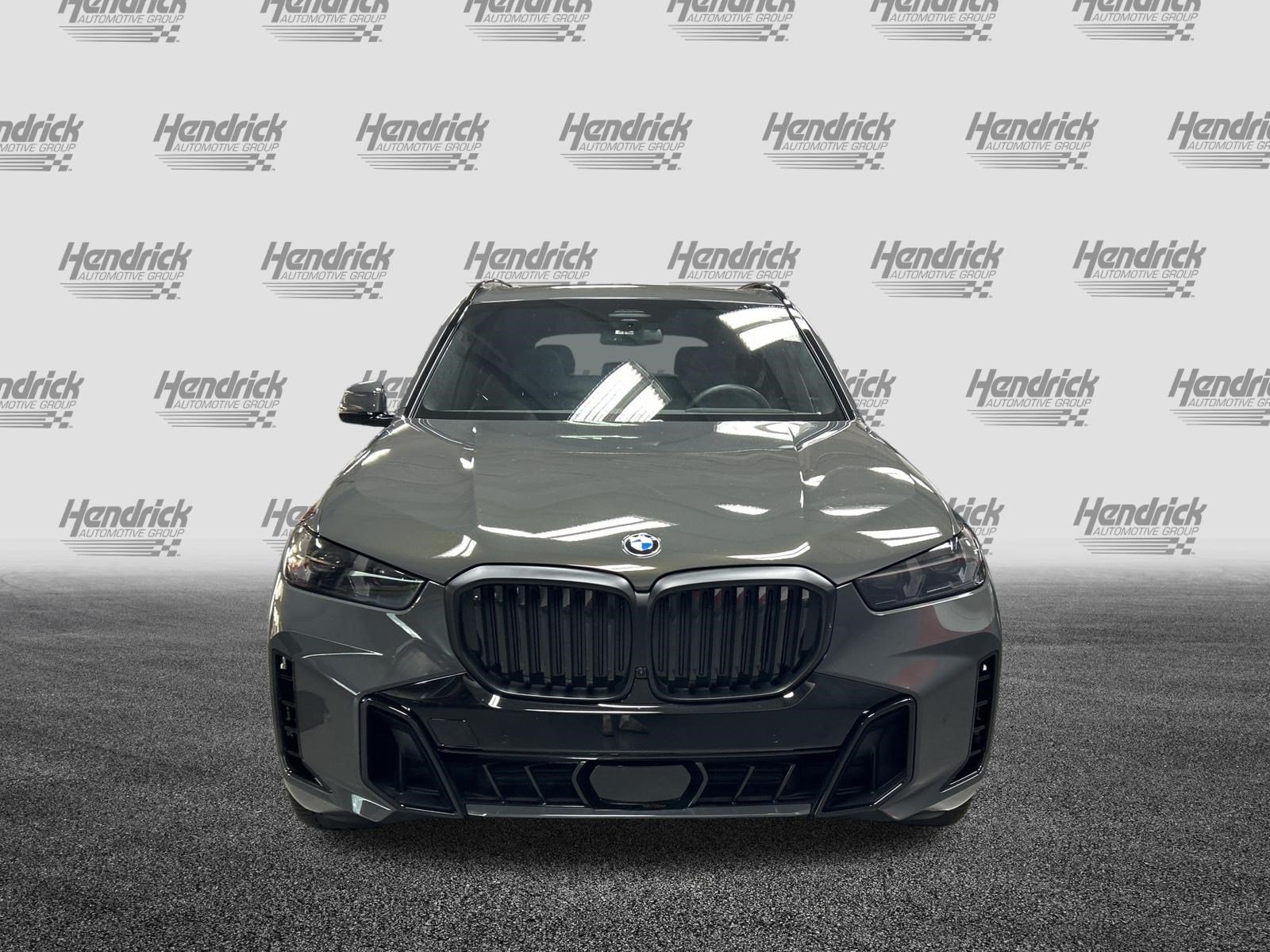 Used 2026 BMW X5 sDrive40i w/ Executive Package RWD image 3