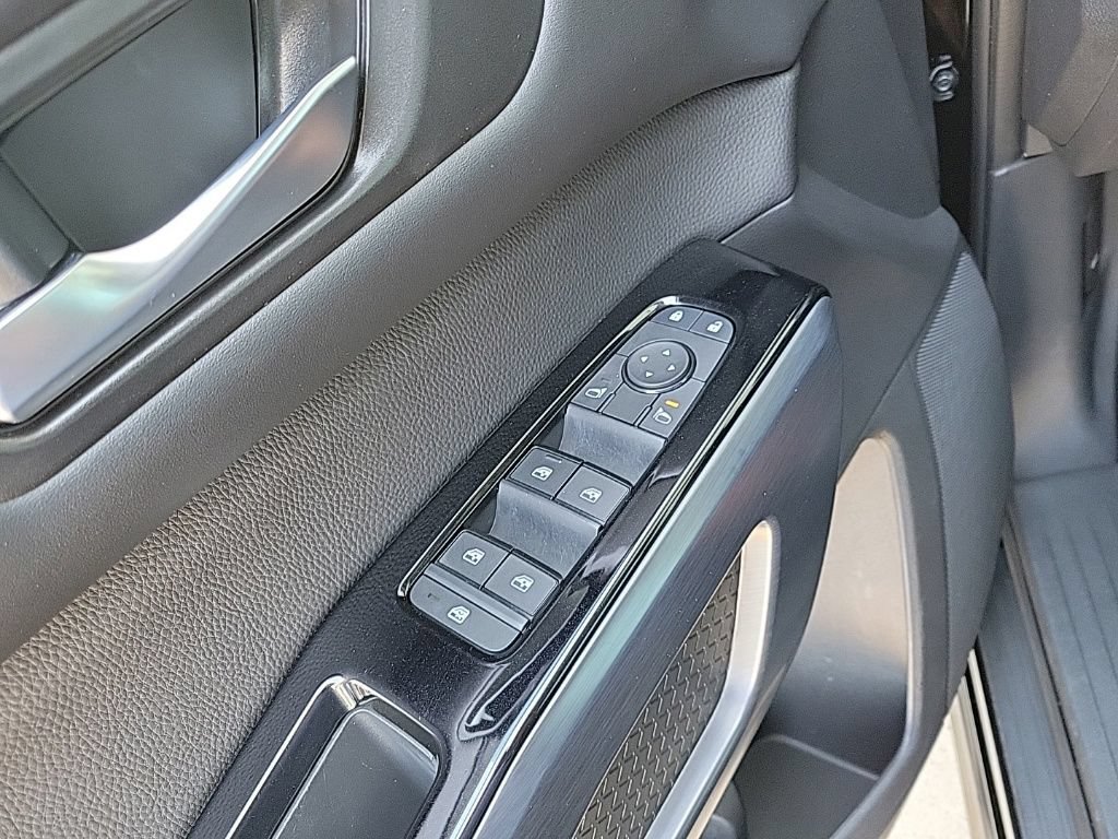 Used 2025 Nissan Pathfinder SL AWD/4WD image 33