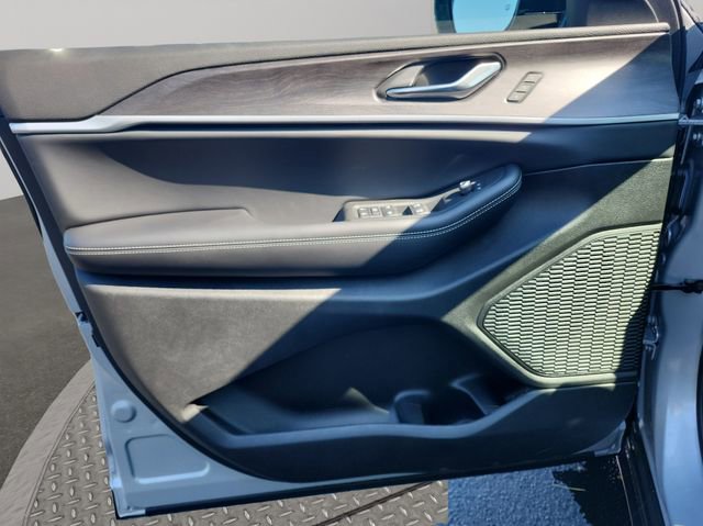 New 2025 Jeep Grand Cherokee Limited w/ Trailer Tow Package image 34