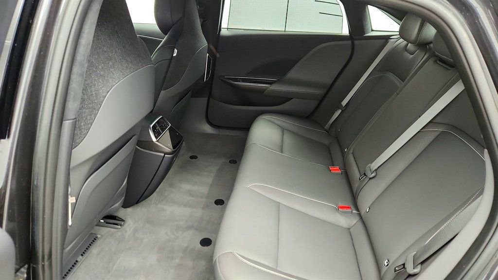 Used 2023 Lucid Air Touring image 18
