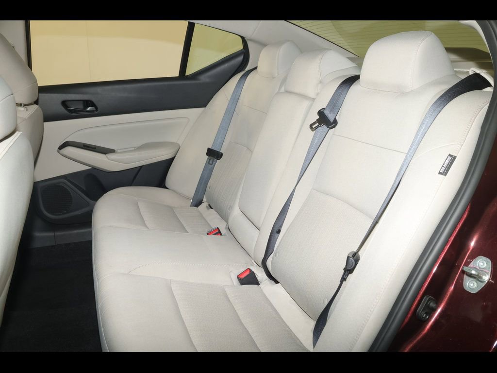 Used 2025 Nissan Altima 2.5 SV image 27