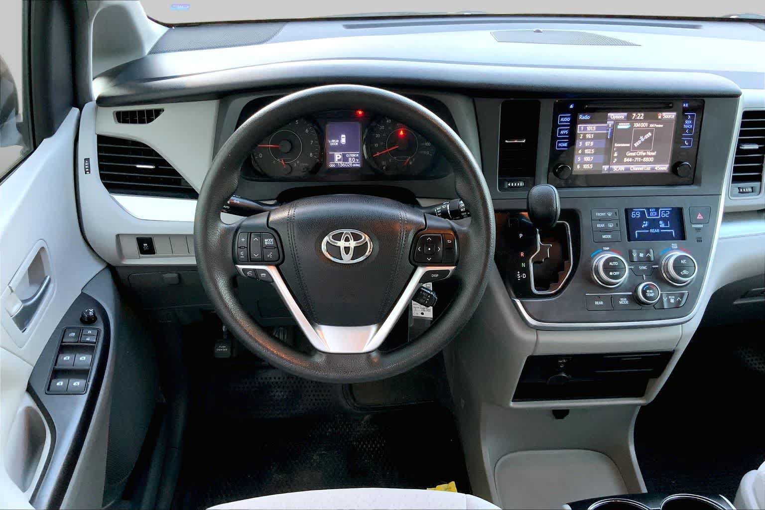 Used 2015 Toyota Sienna LE FWD image 6