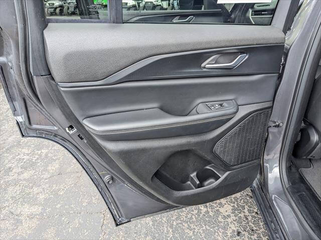 Used 2023 Jeep Grand Cherokee Altitude AWD/4WD image 15