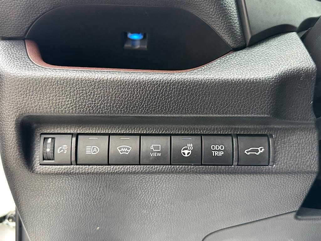 Used 2025 Toyota RAV4 Limited w/ Advanced Technology Package image 25