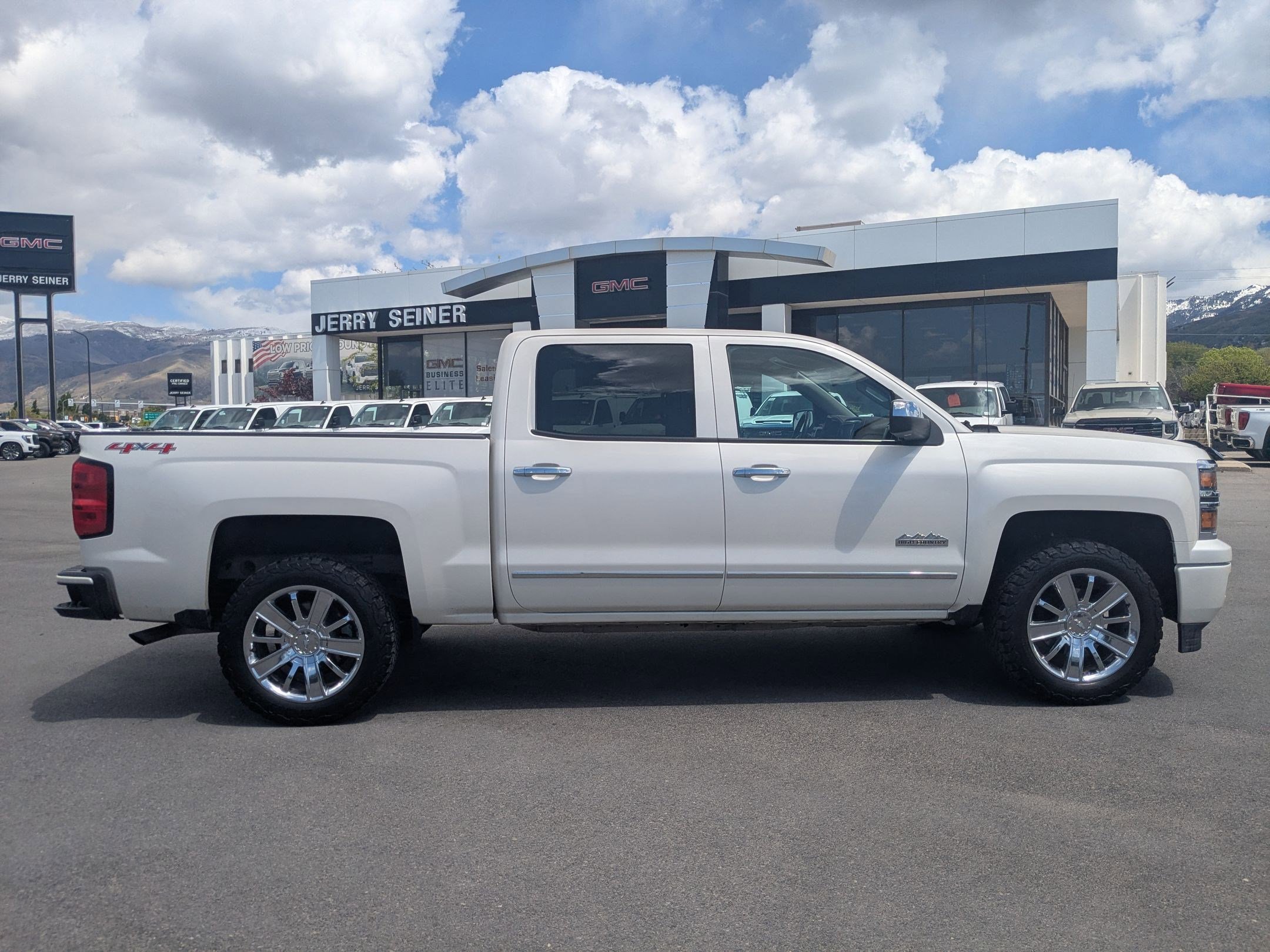 Used 2014 Chevrolet Silverado 1500 High Country AWD/4WD image 2