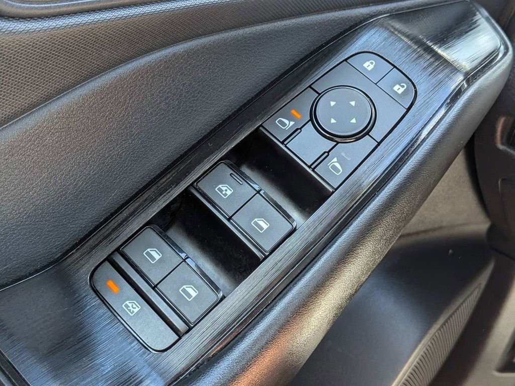 Used 2024 Nissan Rogue S FWD image 23
