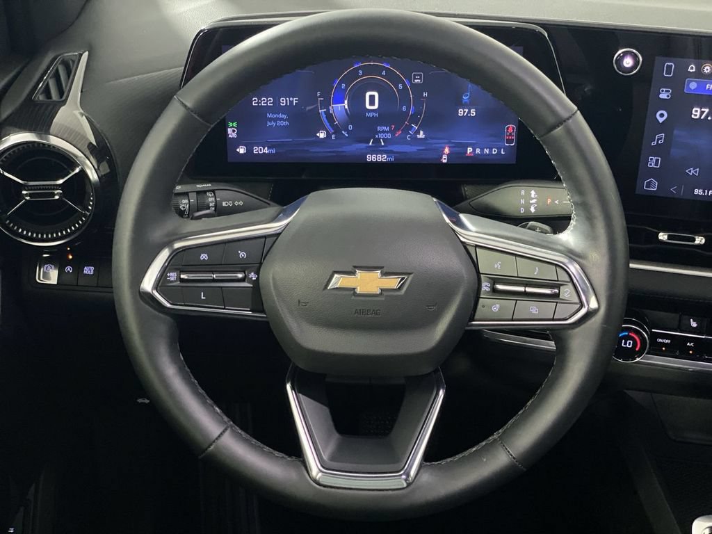 Used 2025 Chevrolet Equinox LT w/ Convenience Package II FWD image 16