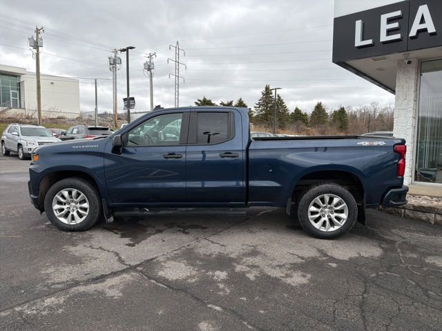 Used 2022 Chevrolet Silverado 1500 Custom image 2