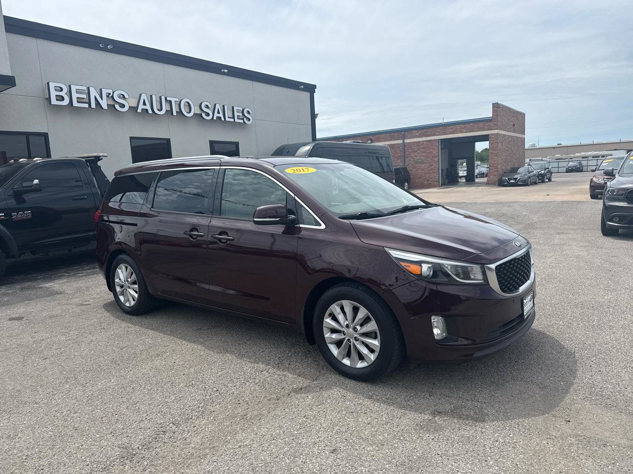 Used 2017 Kia Sedona EX FWD image 4