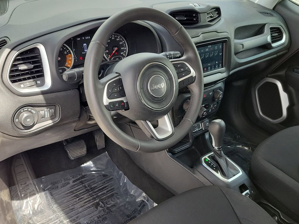 Used 2019 Jeep Renegade Latitude w/ Popular Equipment Group FWD image 13