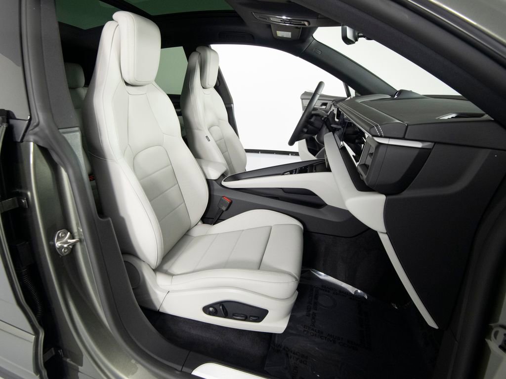 New 2026 Porsche Macan 4 Electric AWD/4WD image 33