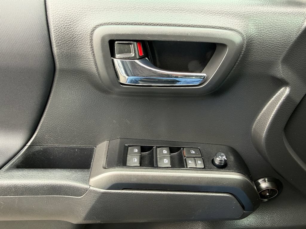 Used 2023 Toyota Tacoma TRD Sport AWD/4WD image 11