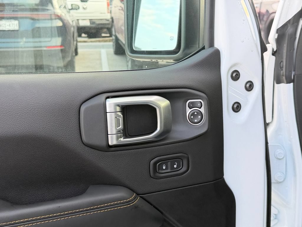 New 2026 Jeep Wrangler Unlimited Sahara AWD/4WD image 14