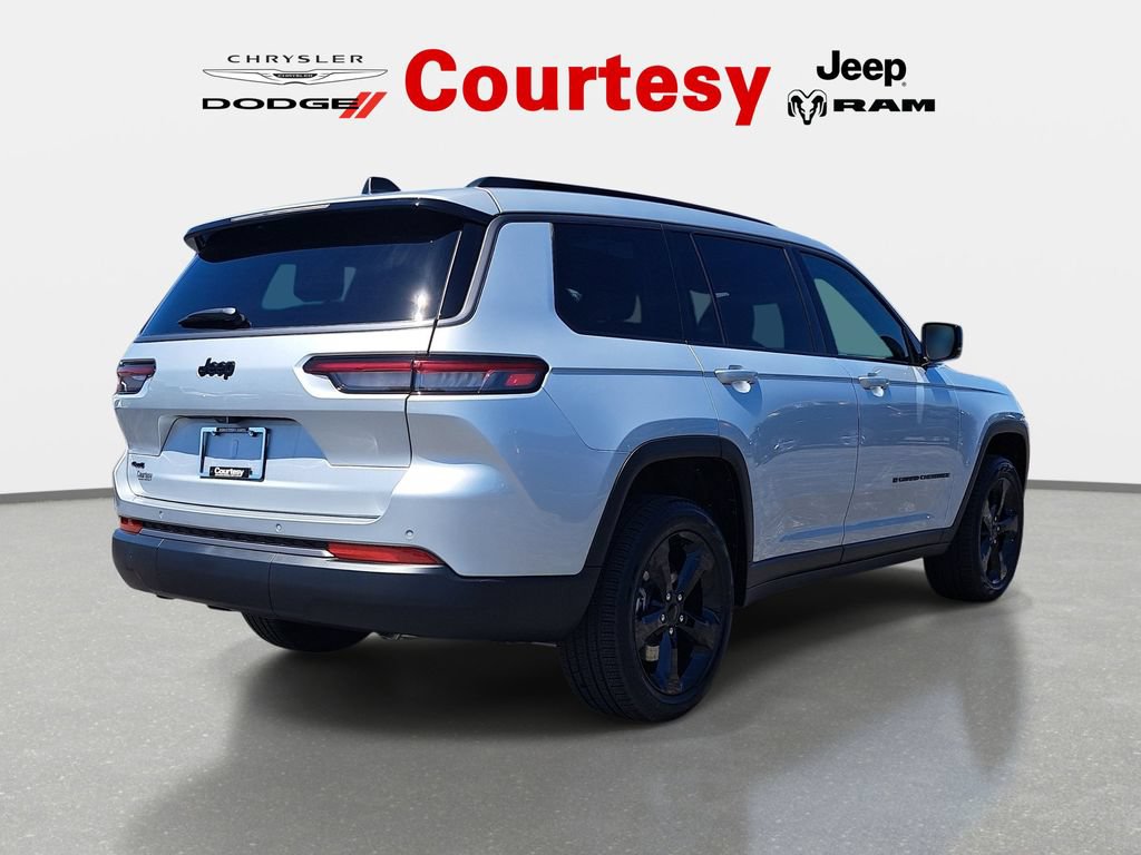 New 2026 Jeep Grand Cherokee L Limited w/ Limited Altitude Package AWD/4WD image 3