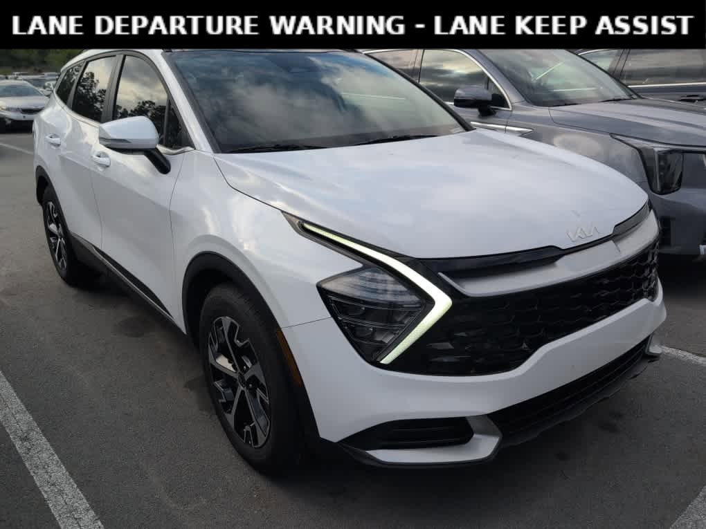 Used 2025 Kia Sportage EX w/ Premium Package image 2