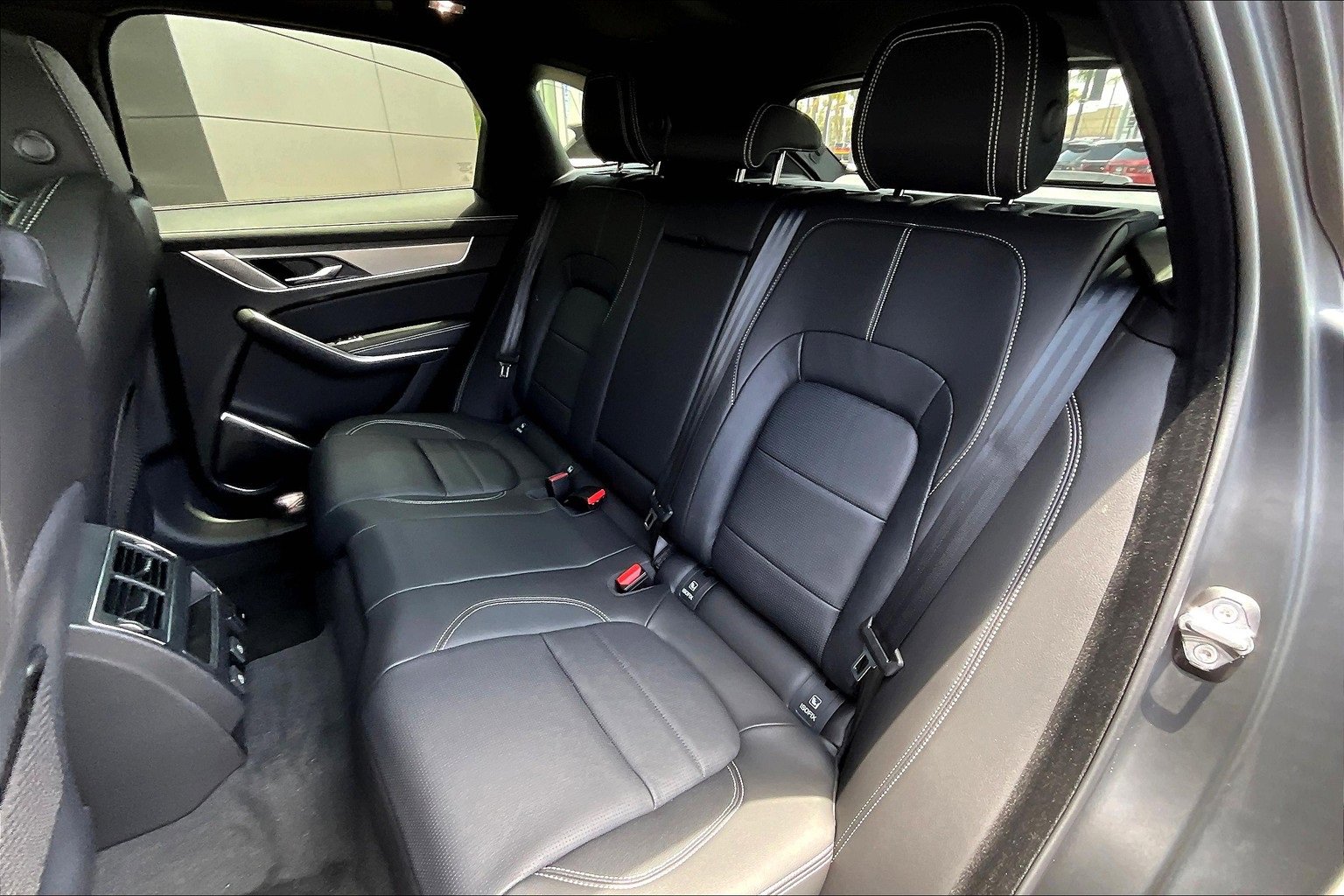 New 2026 Jaguar F-PACE R-Dynamic S image 10