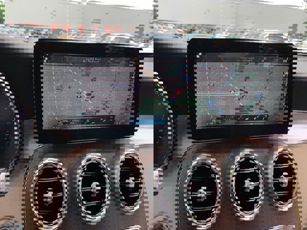 Used 2021 Mercedes-Benz GLC 300 4MATIC w/ Multimedia Package image 20