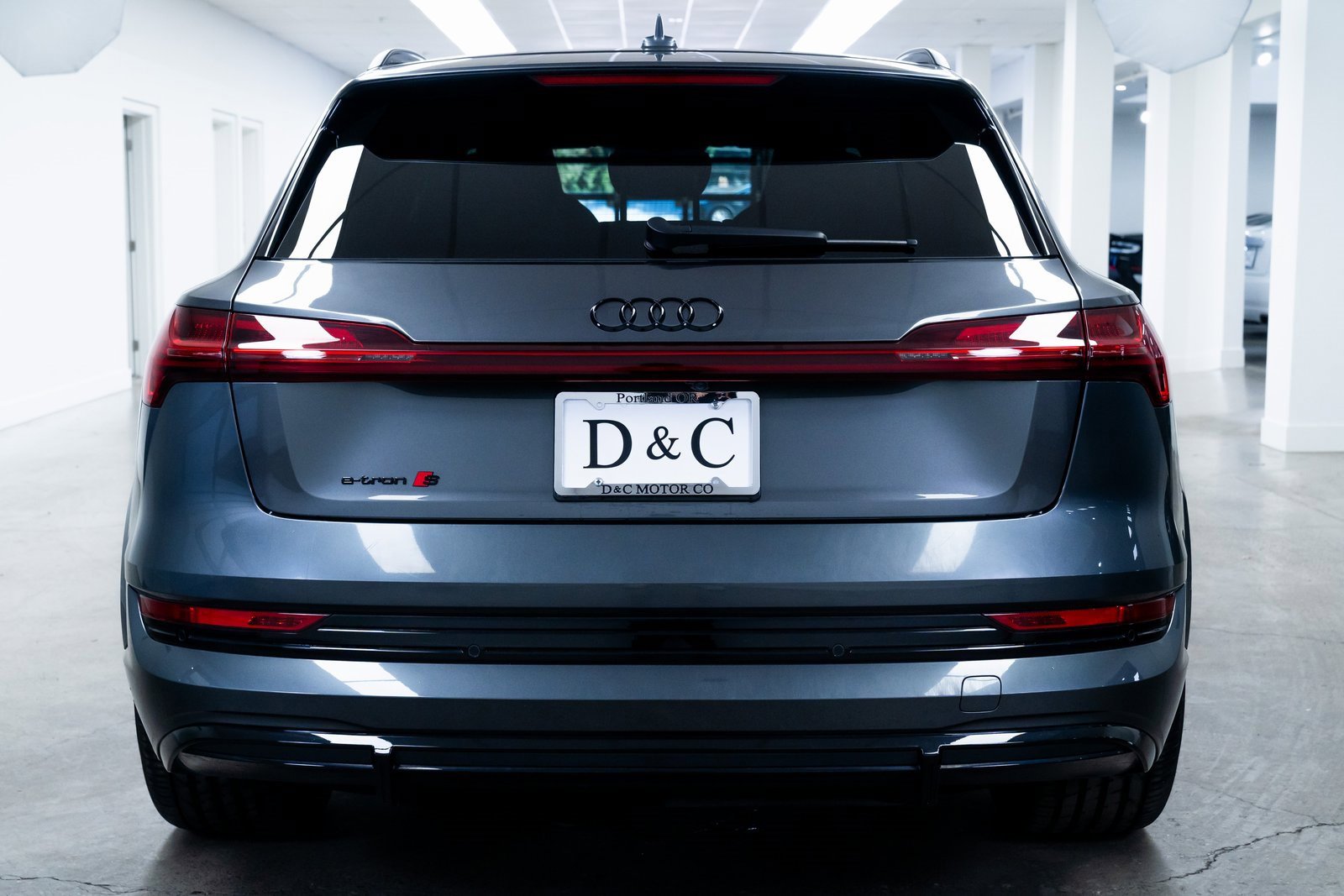 Used 2022 Audi e-tron S Prestige w/ Prestige Package image 5