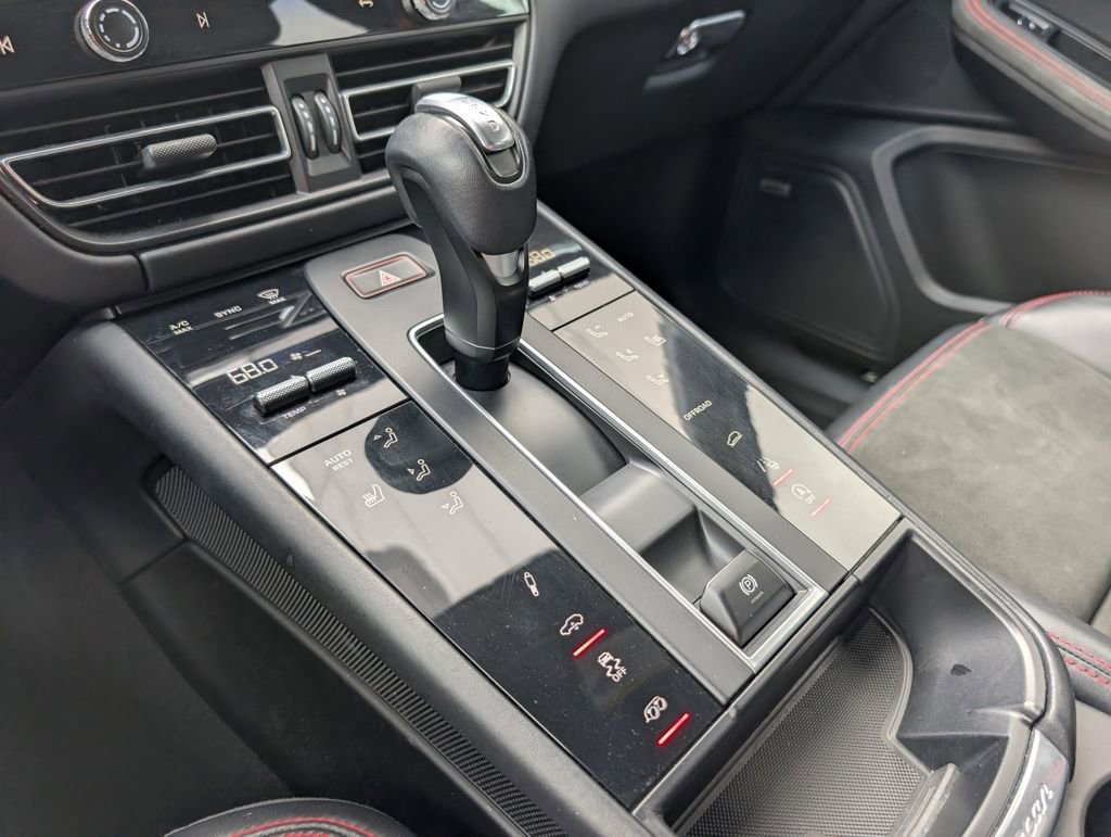 Certified 2022 Porsche Macan GTS image 16