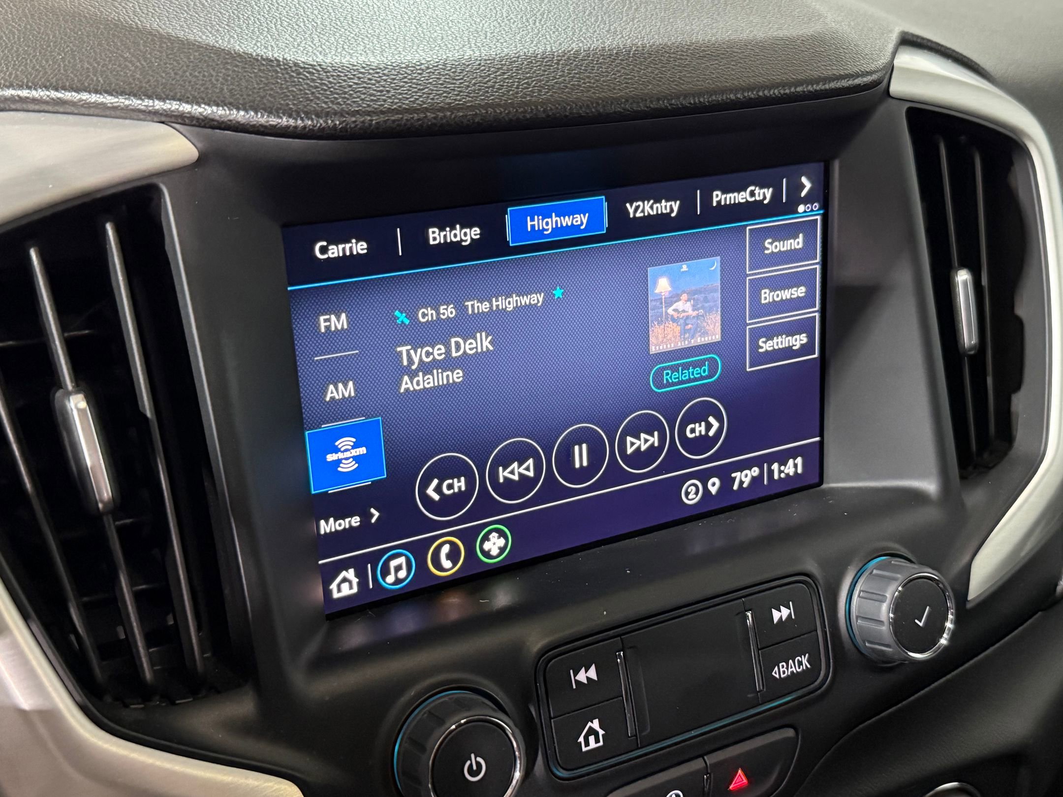 Used 2022 GMC Terrain SLT image 26