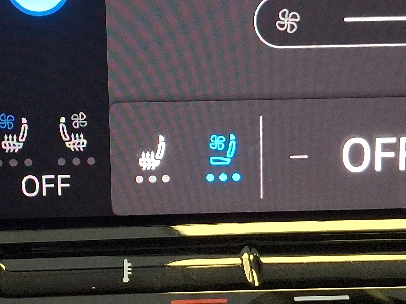 Used 2022 Volkswagen Golf R image 21