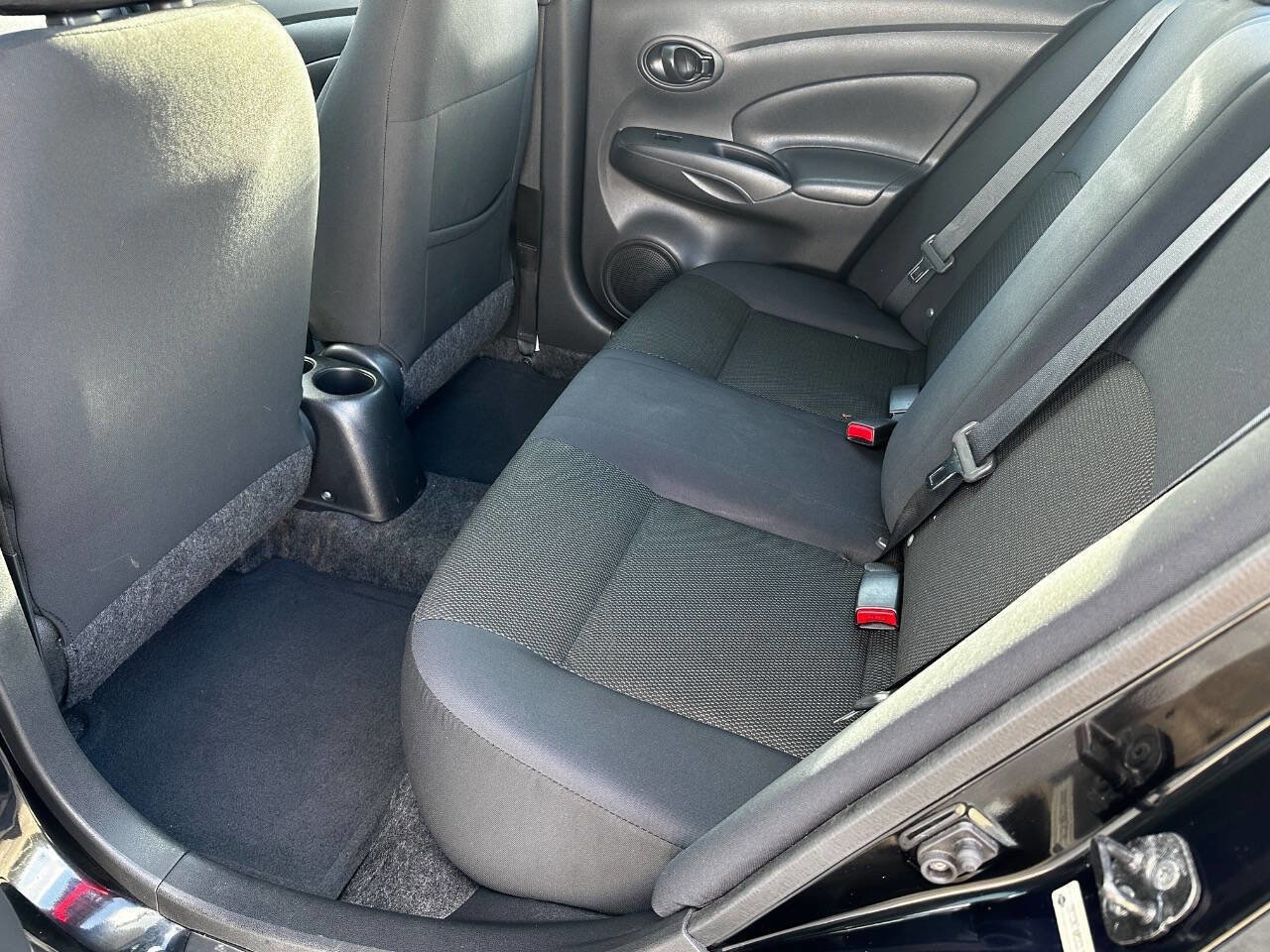 Used 2012 Nissan Versa SV FWD image 10
