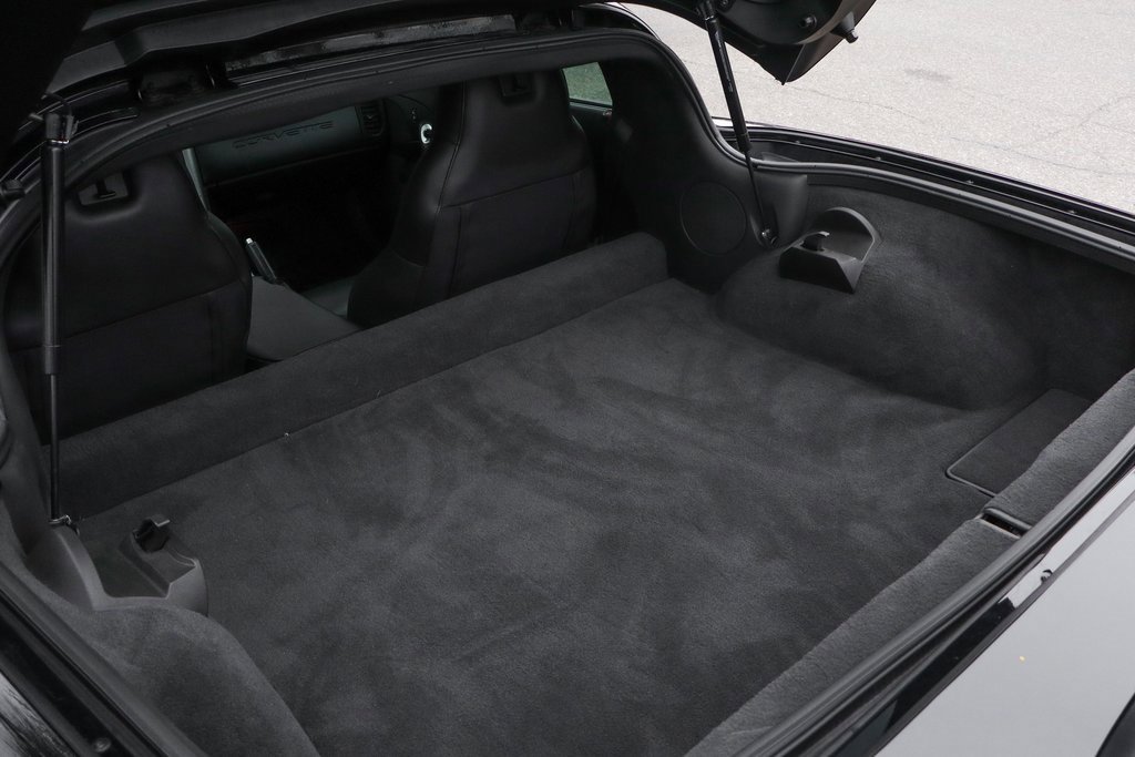 Used 2005 Chevrolet Corvette Coupe w/ Preferred Equipment Group image 9