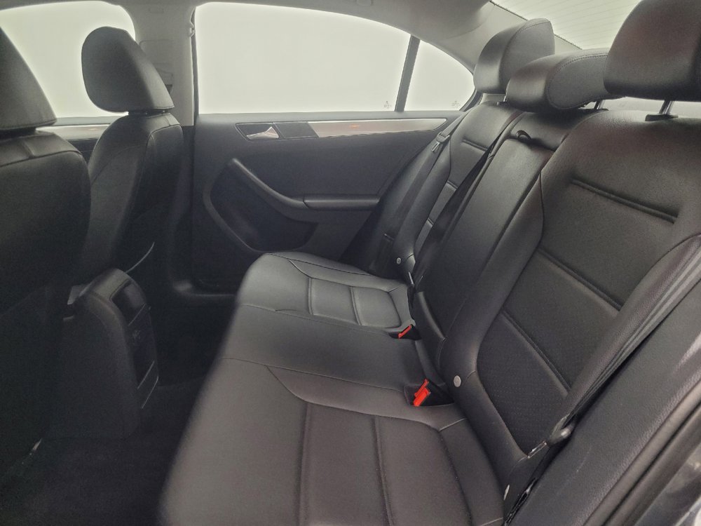 Used 2017 Volkswagen Jetta SE FWD image 18