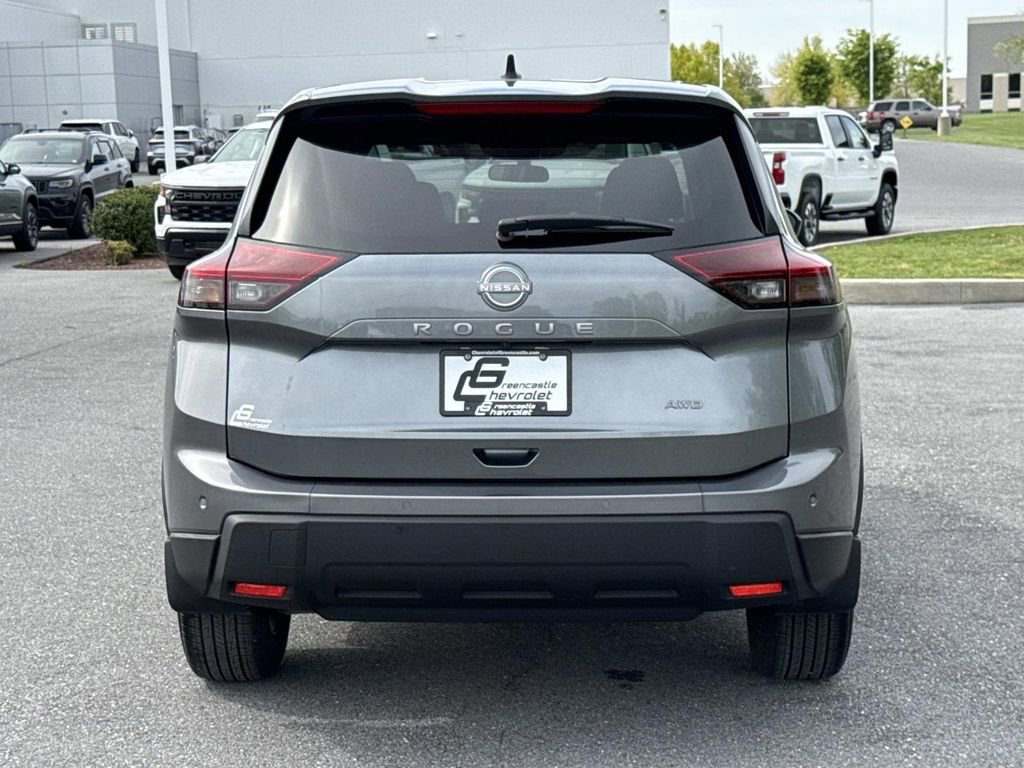 Used 2025 Nissan Rogue S AWD/4WD image 26