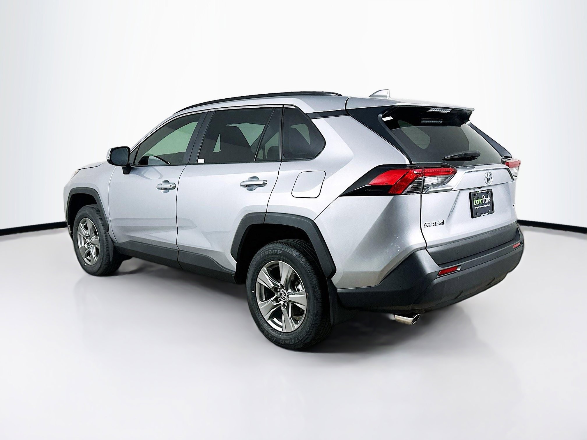 Used 2025 Toyota RAV4 XLE w/ Convenience Package image 5
