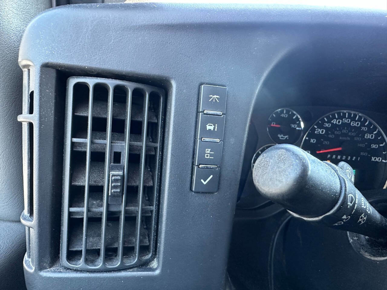 Used 2012 Chevrolet Express 1500 image 19