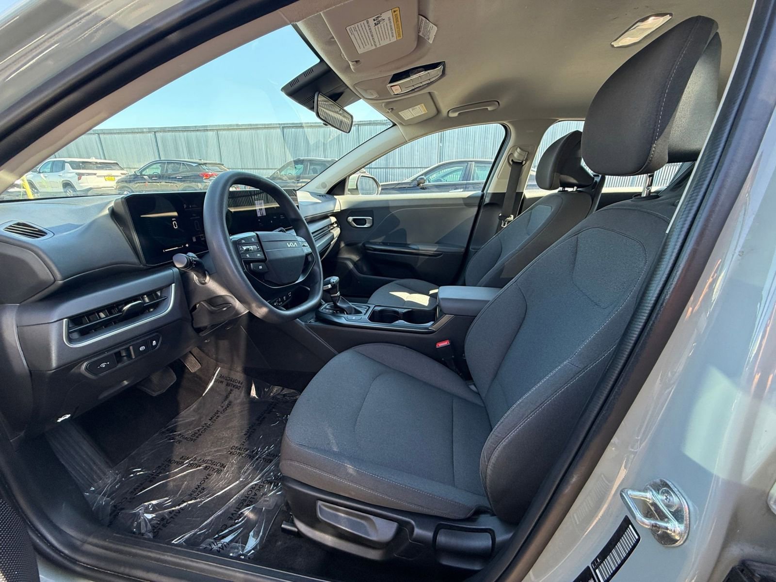 Used 2025 Kia K4 FWD image 26