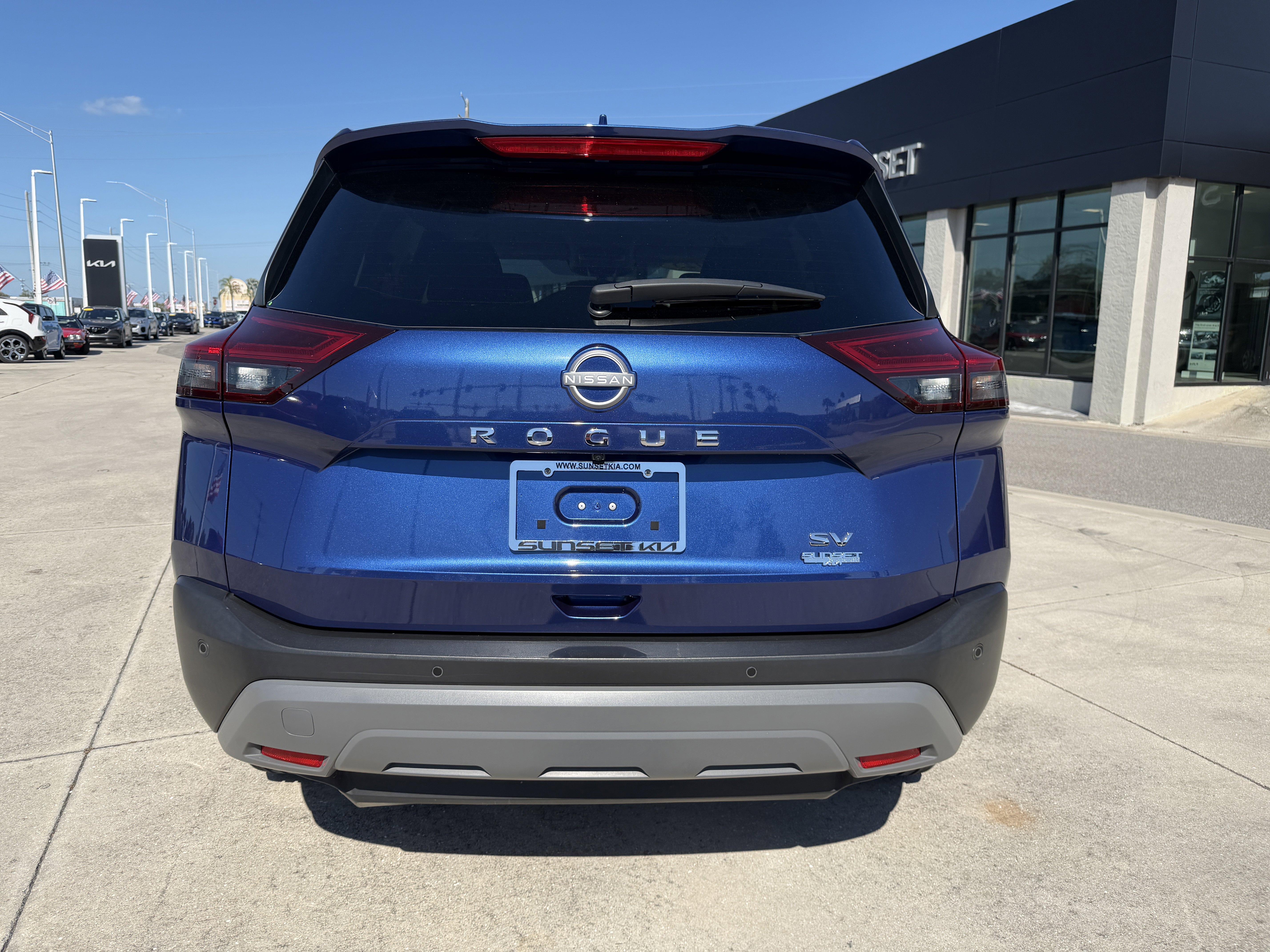 Used 2023 Nissan Rogue SV image 5