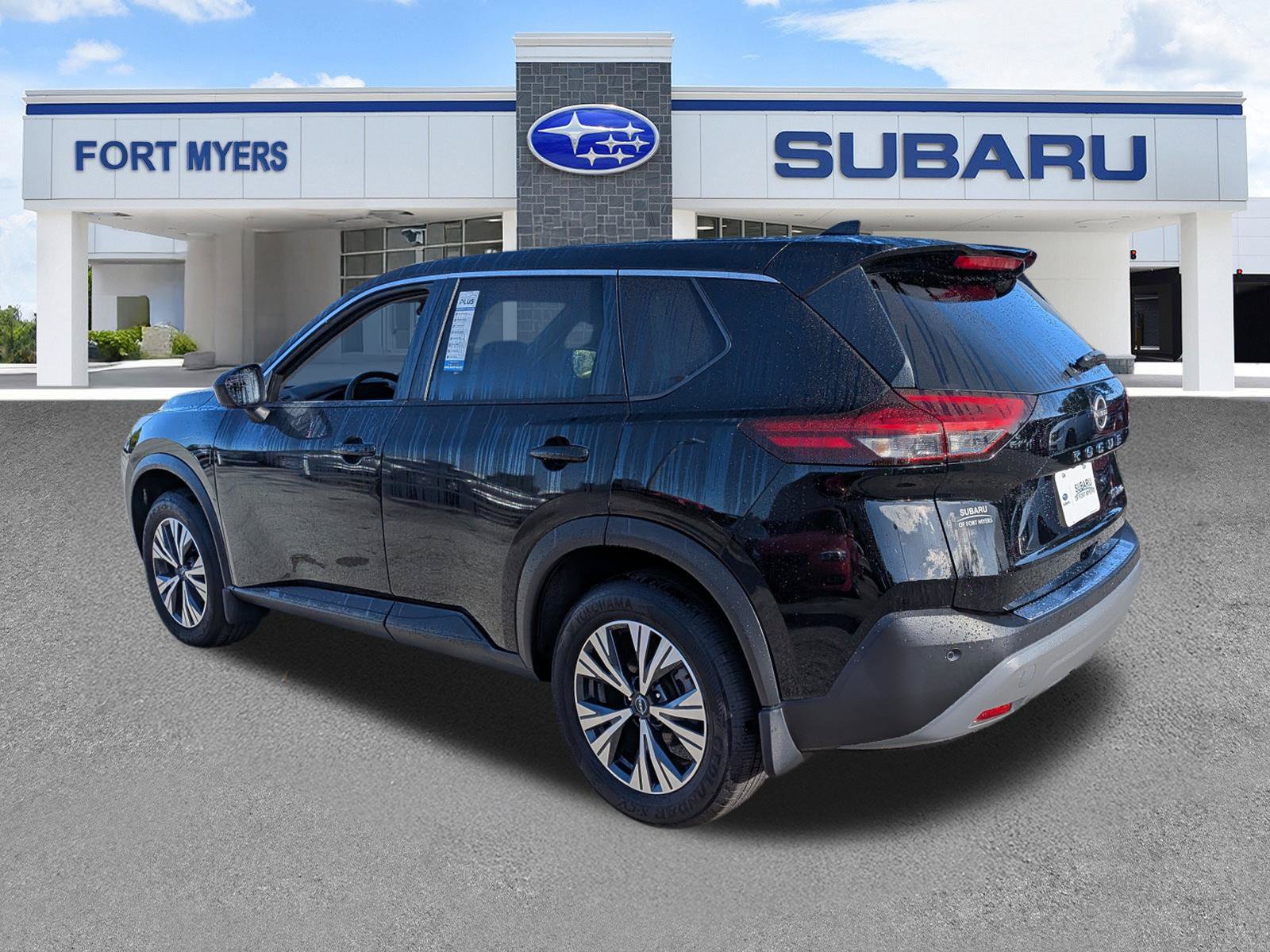 Used 2023 Nissan Rogue SV AWD/4WD image 6