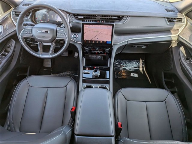 New 2025 Jeep Grand Cherokee Limited w/ Black Appearance Package image 27