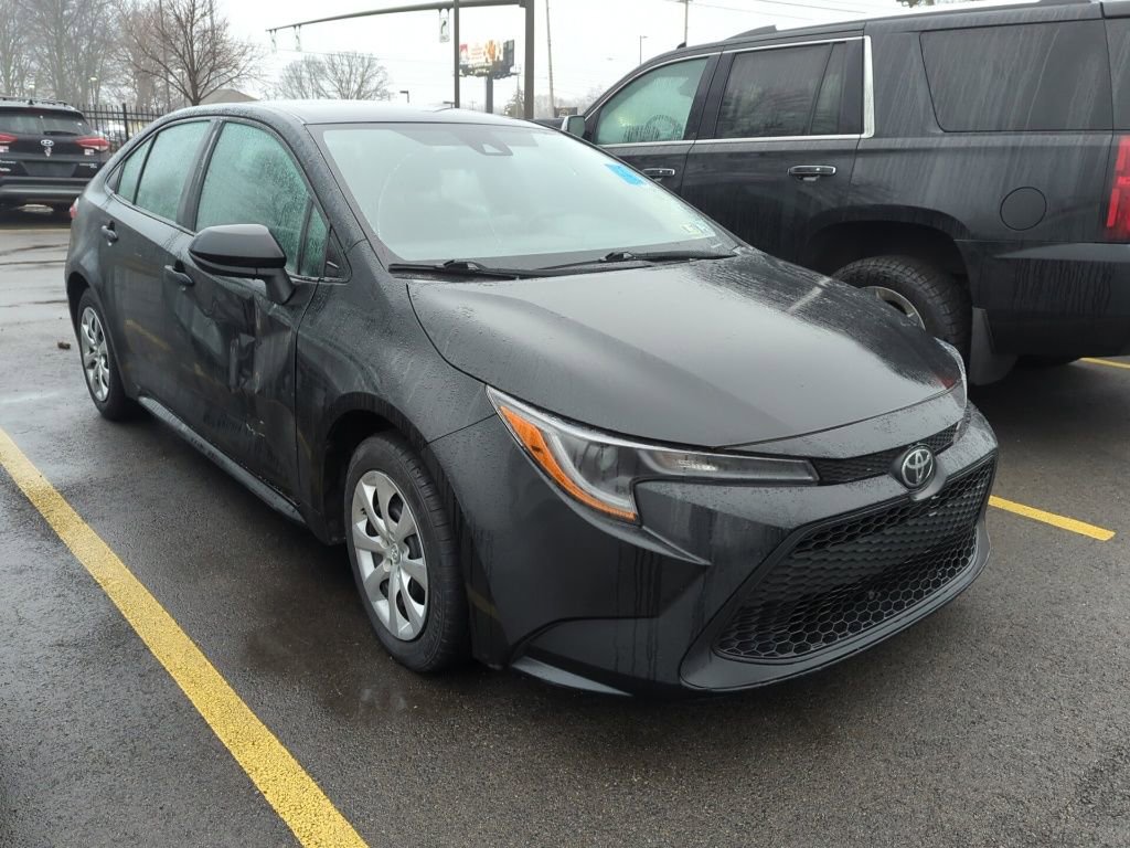 Used 2022 Toyota Corolla LE image 3