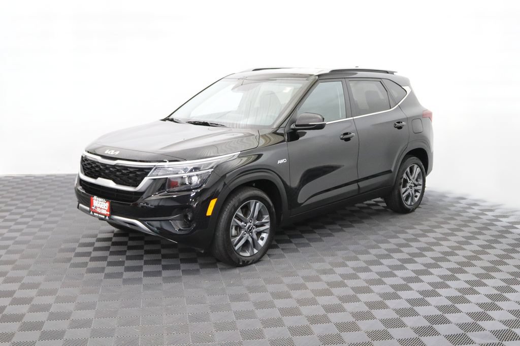 Used 2023 Kia Seltos S AWD/4WD image 3
