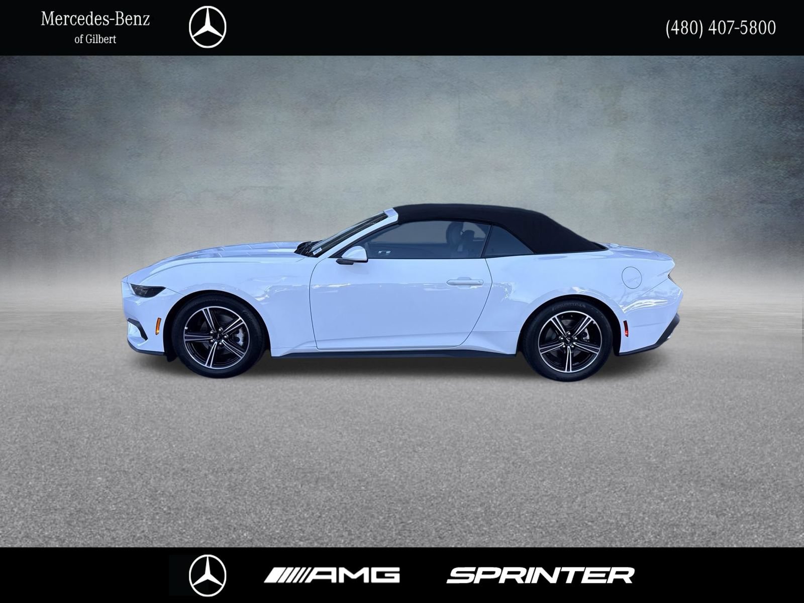 Used 2025 Ford Mustang Convertible RWD image 3
