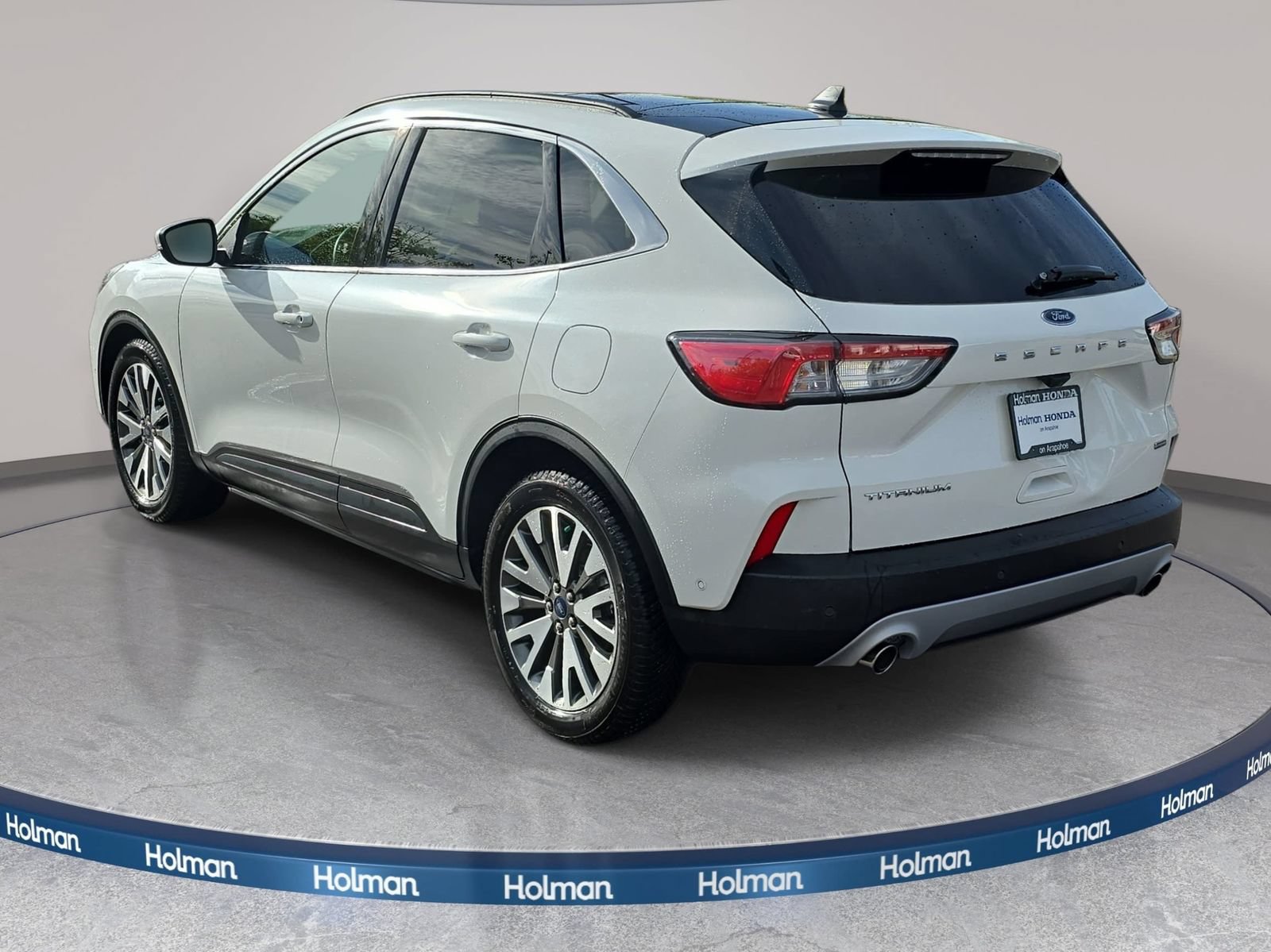 Used 2020 Ford Escape Titanium w/ Titanium Premium Package 2.0 FWD image 8