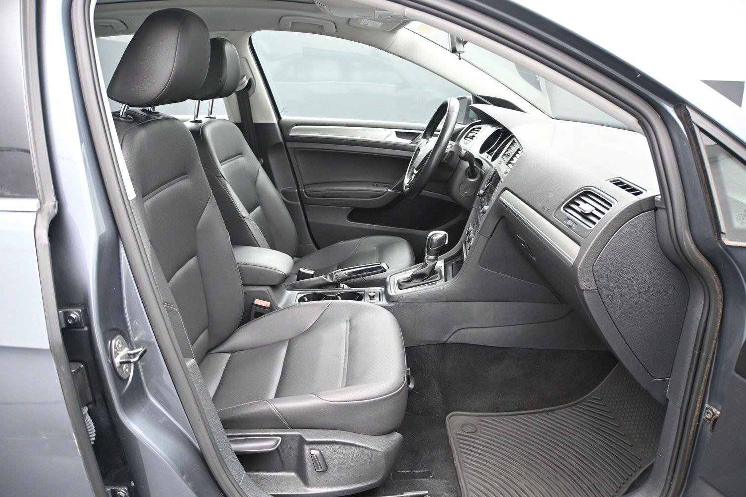 Used 2015 Volkswagen Golf SE FWD image 16