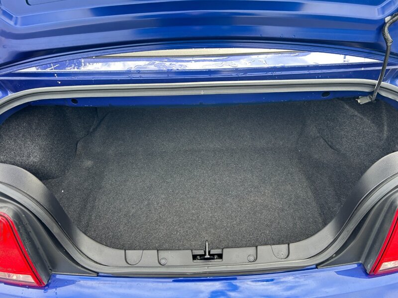 Used 2005 Ford Mustang GT Premium RWD image 11
