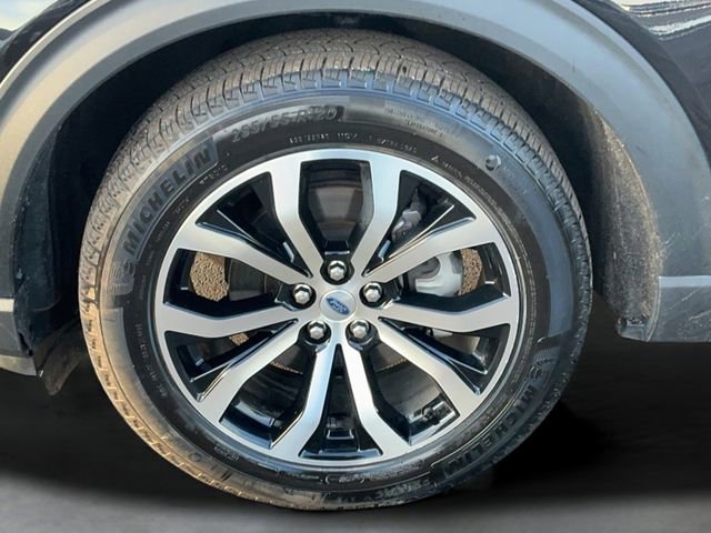 Used 2025 Ford Explorer ST-Line image 12