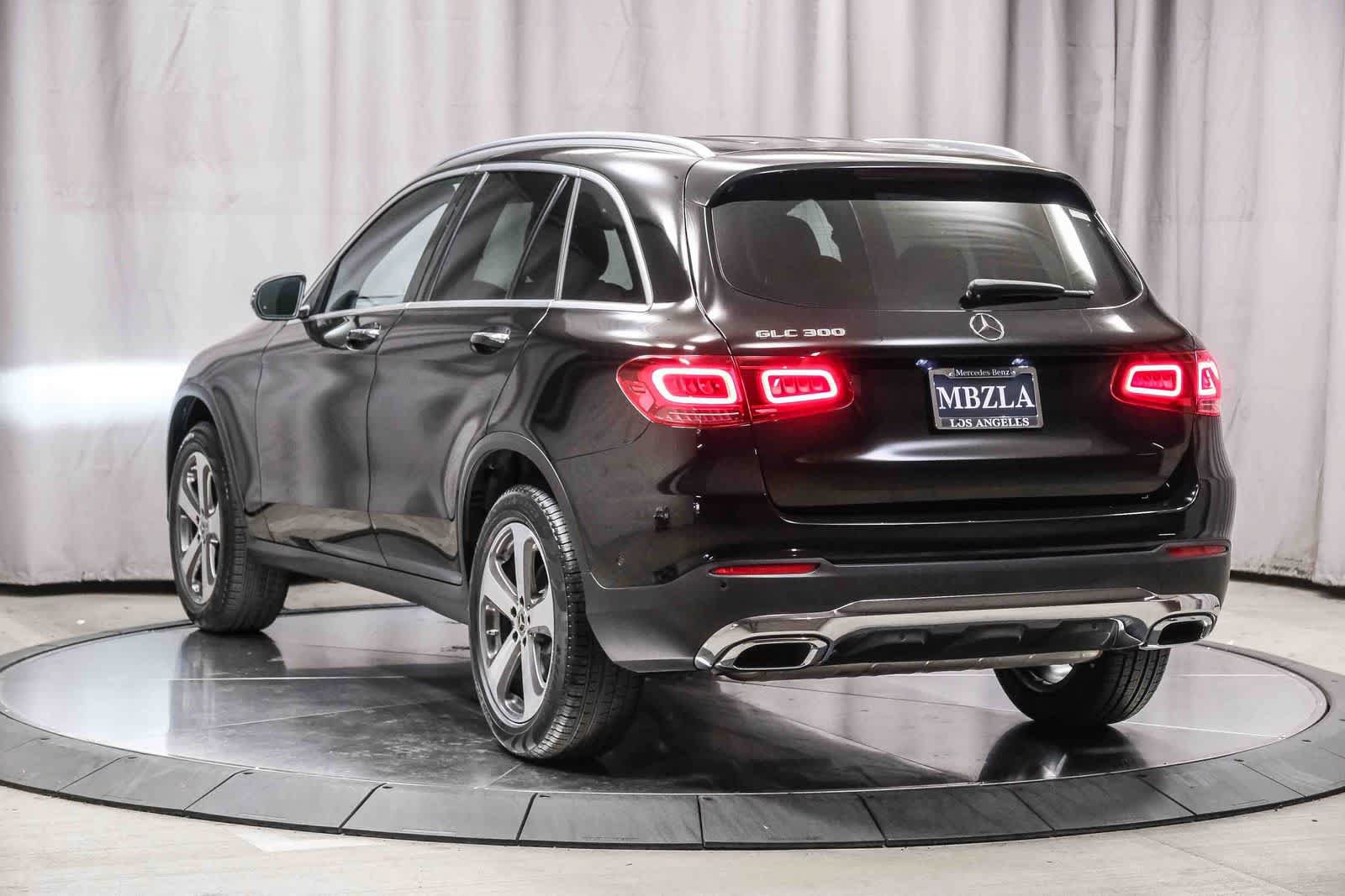 Used 2022 Mercedes-Benz GLC 300 image 2