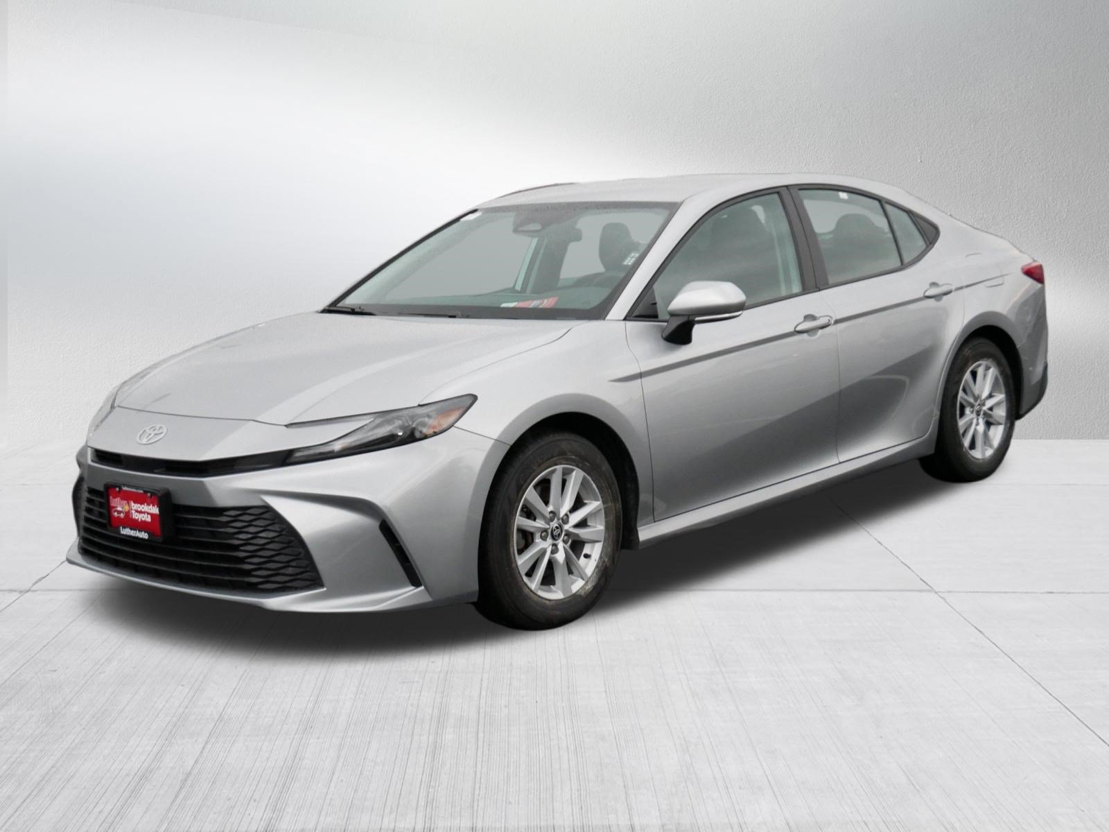 Certified 2025 Toyota Camry LE FWD image 3