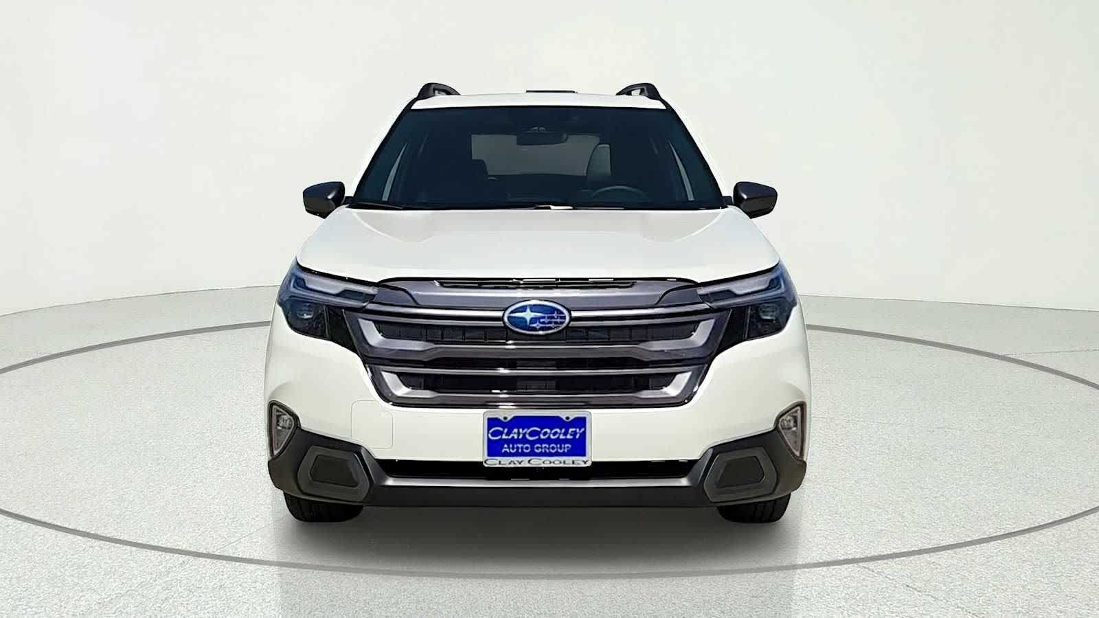 Used 2025 Subaru Forester Limited AWD/4WD image 2