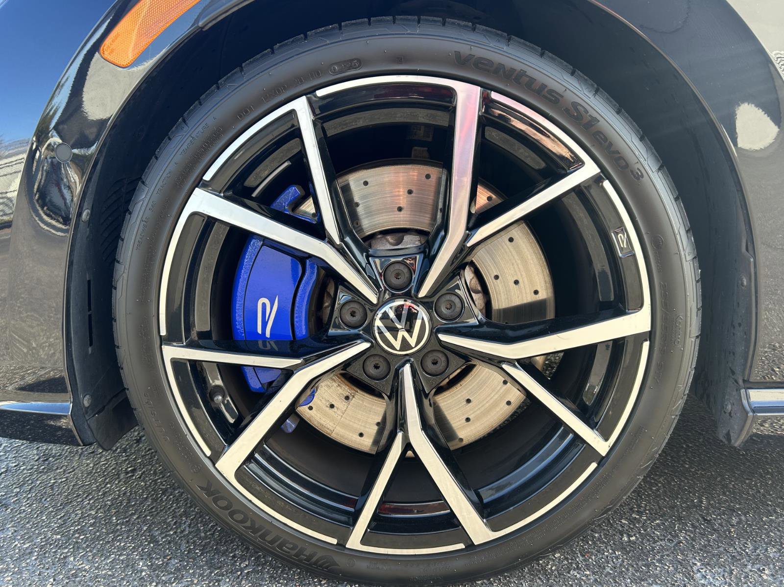 Used 2023 Volkswagen Golf R image 13
